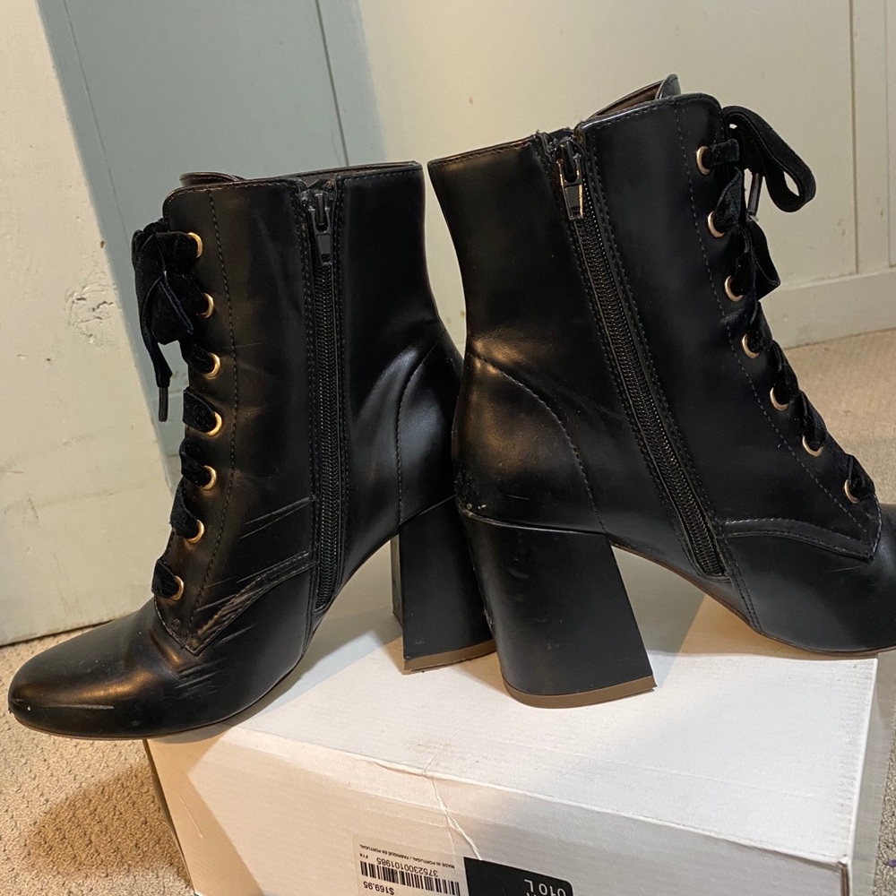 Heel boots